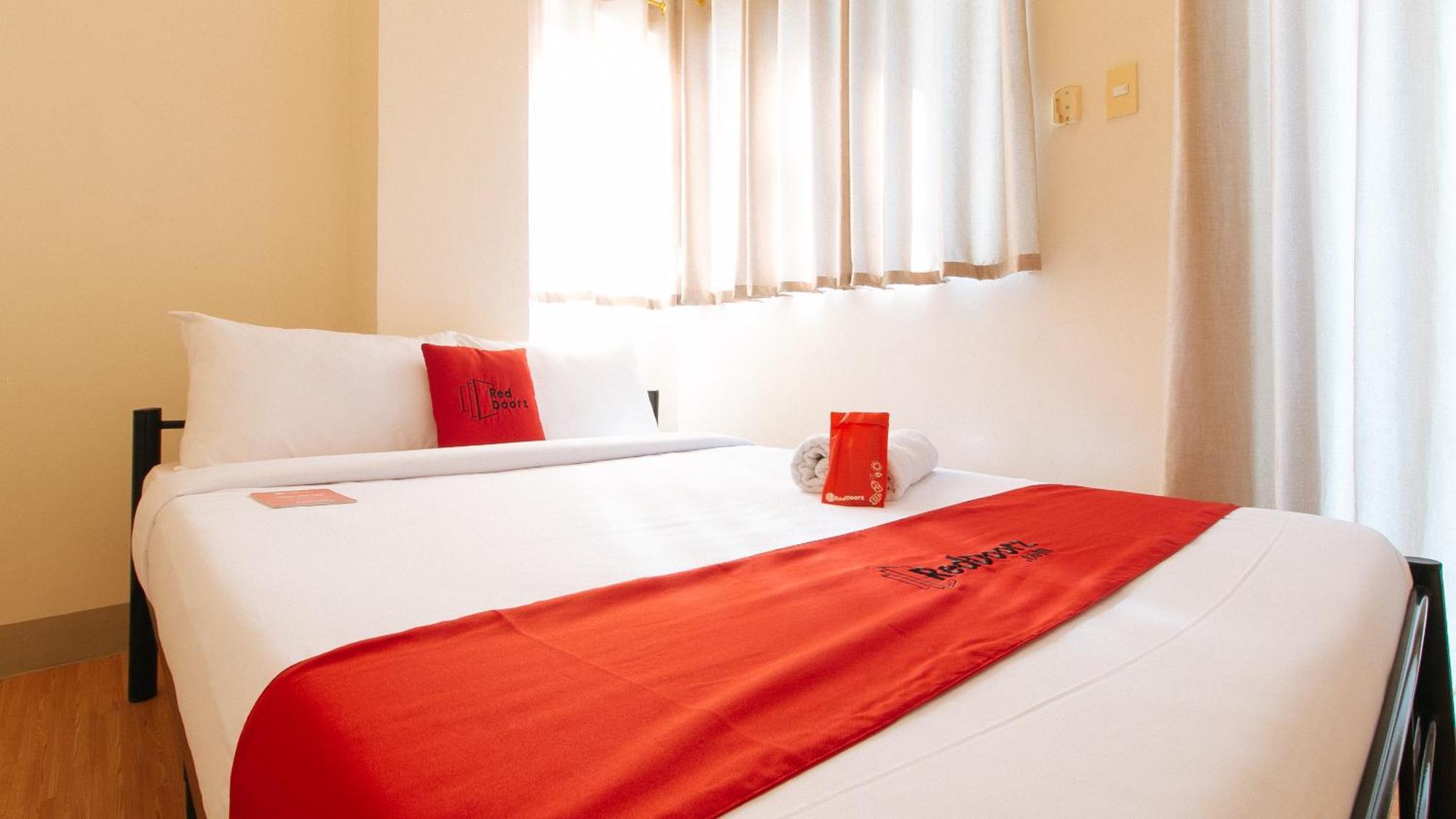Reddoorz Plus At Alpina Heights Paranaque Paranaque City Exterior photo